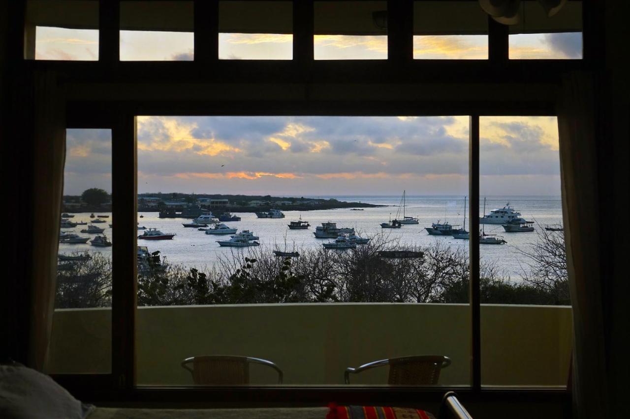 The Galeodan Suites Puerto Baquerizo Moreno Bagian luar foto