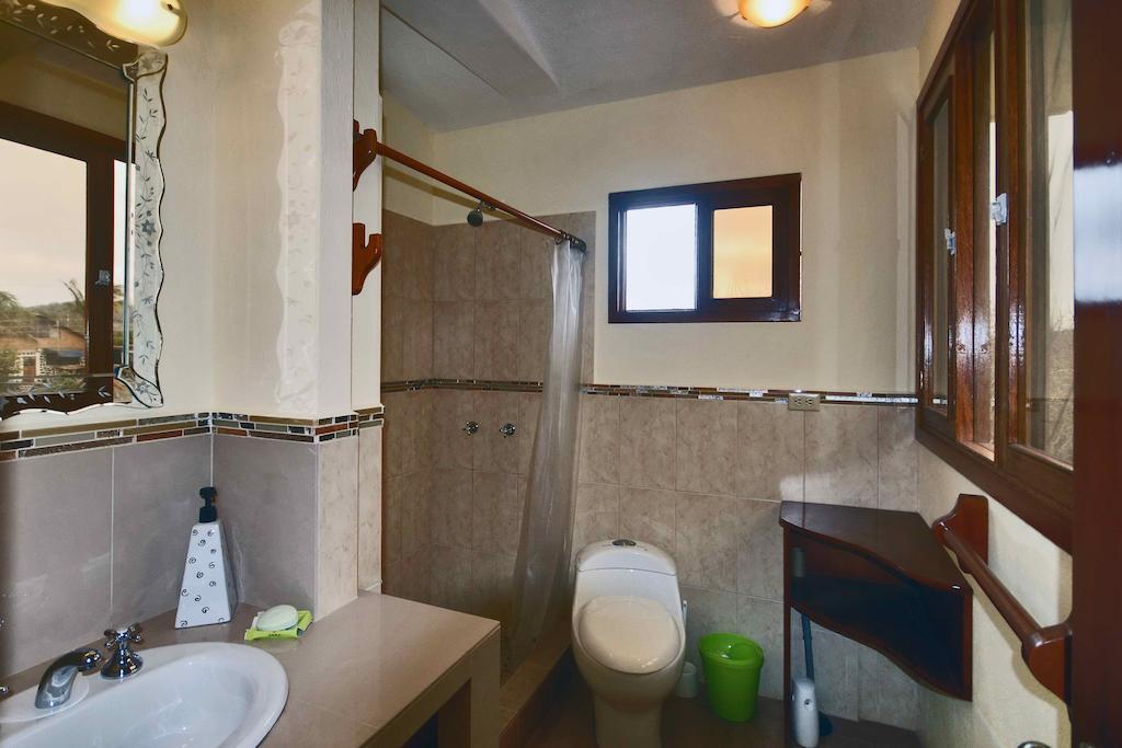 The Galeodan Suites Puerto Baquerizo Moreno Bagian luar foto