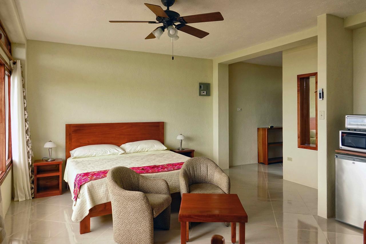 The Galeodan Suites Puerto Baquerizo Moreno Bagian luar foto